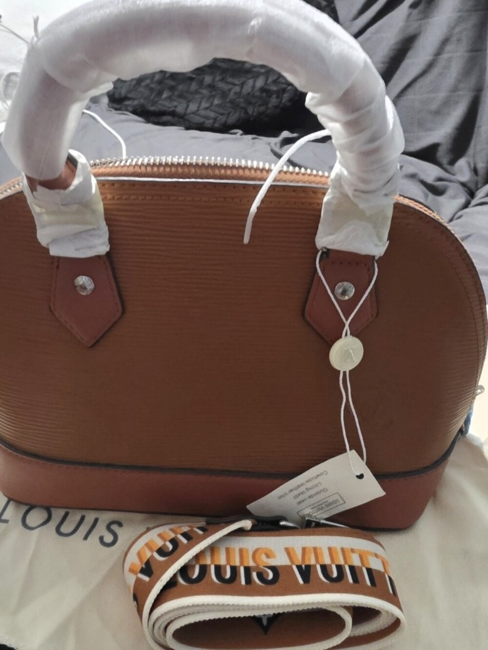 Copy Crossbody with Strap